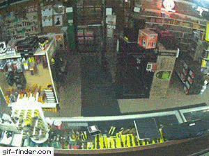 美国抢枪店的比抢银行的还多,其中大部分都是被枪店老板打死的(组图) - 9