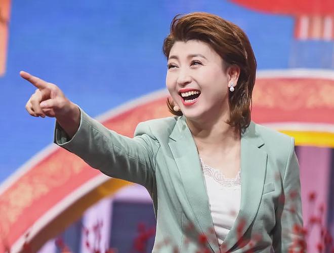 闫学晶毫发无伤？辽宁卫视关评不回应，佐香园官网首页还是闫学晶（组图） - 1