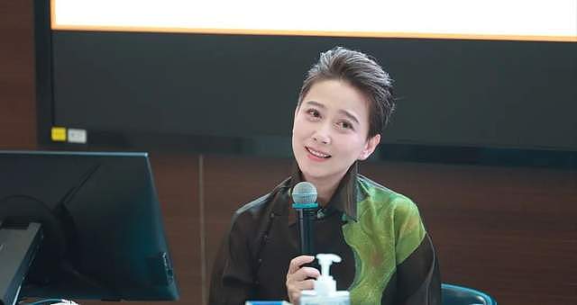 从空姐到演员，父母一度要和她断绝关系，如今48岁婚姻成谜（组图） - 4