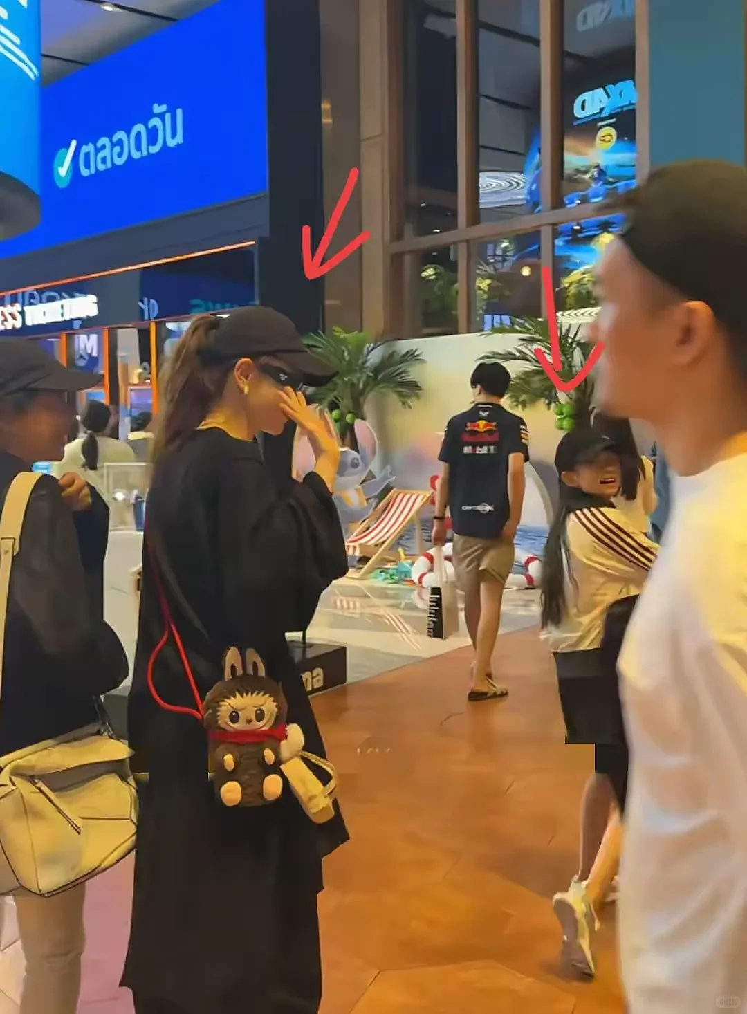 戚薇女儿赴澳洲参赛,颜值美到认不出,网友:这脸,还得靠爸妈..(组图) - 4