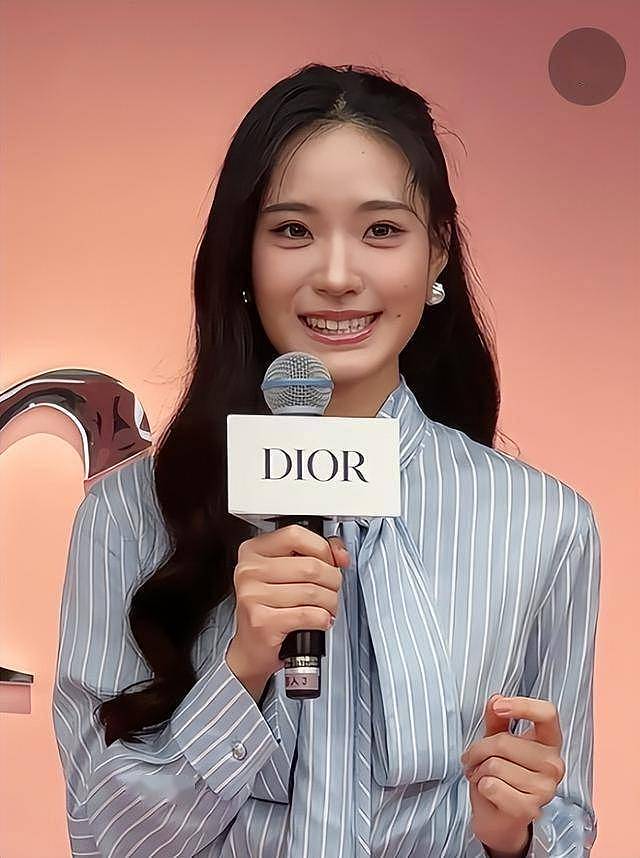 小S女儿脸型长残，情商、资源惹吐槽，网友：全靠母亲托举（组图） - 9