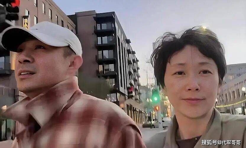 48岁演员贾一平近况曝光！移居美国，住别墅开路虎，一家四口生活幸福（组图） - 7