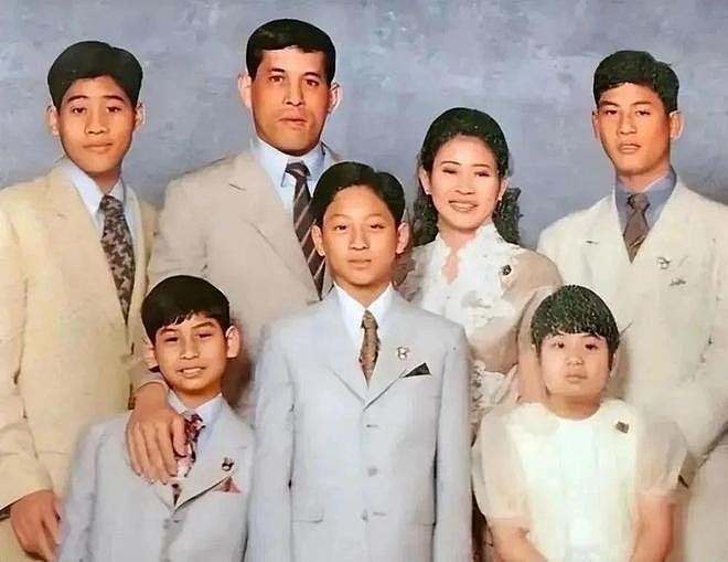 从流亡弃女到皇权的宠儿：思梵蕊39岁，她才是泰国王室最狠的角色（组图） - 5