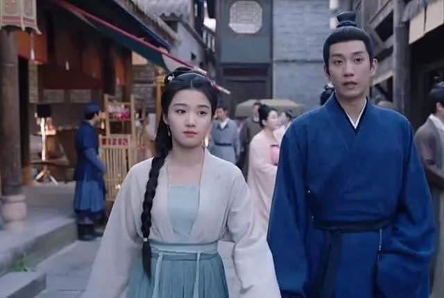 LV偶遇卢昱晓，真不能再瘦了，那小身板看着跟八九岁小女孩差不多（组图） - 3