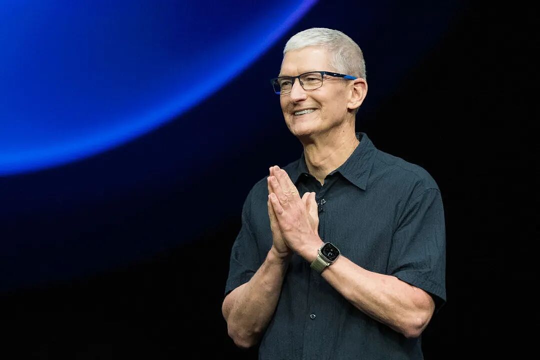 苹果官宣iPhone将搭载最强AI！马斯克第一个出来骂（组图） - 9
