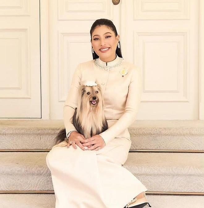 从流亡弃女到皇权的宠儿：思梵蕊39岁，她才是泰国王室最狠的角色（组图） - 15
