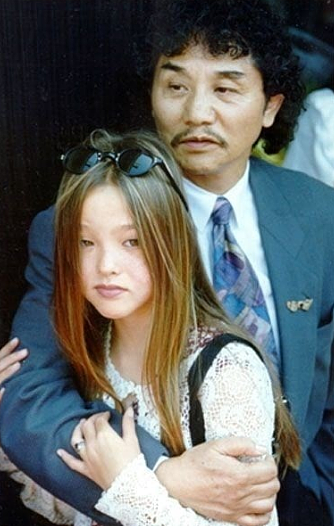 日美混血超模卷入3.5亿遗产大战！同父异母7兄妹撕了17年，结果被年轻后妈捡了漏（组图） - 3