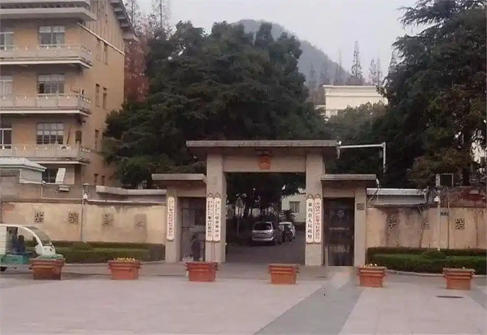 因“寒碜”登上热搜的小县城，却杀出一大批亿万富豪（组图） - 1