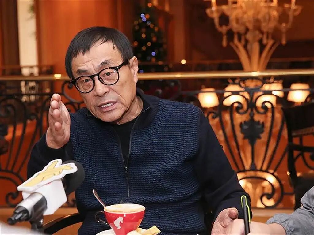 诞私生子震惊全城?与已婚男三人行当街调情,做恶婆婆遭报应儿子患怪病,新婚4个月被老公赶出家门?(组图) - 17