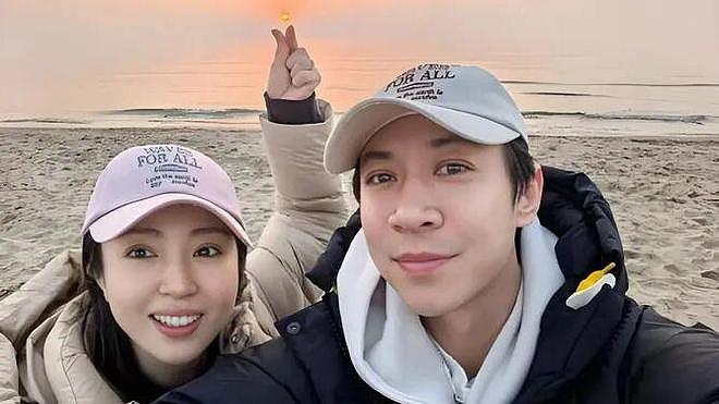 董璇为张维伊庆38岁生日,夫妻亲吻秀恩爱,小酒窝生日贺卡真情流露(组图) - 1