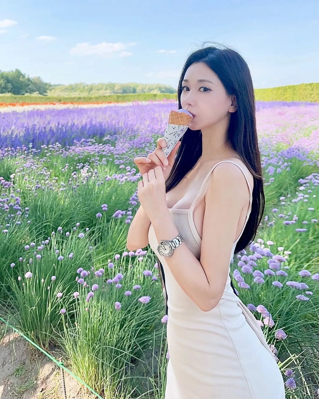 【美女】韩国巨乳女神!极品大奶牛,前凸后翘,无敌了…(组图) - 3