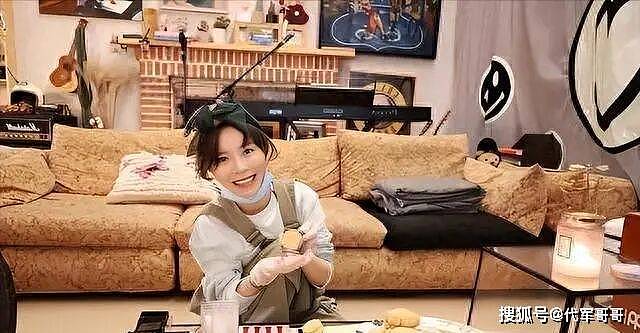 她被称为“最惨超女”,34岁生子后住5平米的小屋(组图) - 4