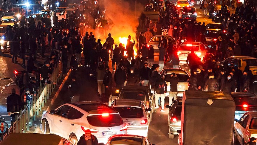 伊朗抗议活动据报已致约2000人死亡，特朗普鼓励抗议者继续（图） - 1