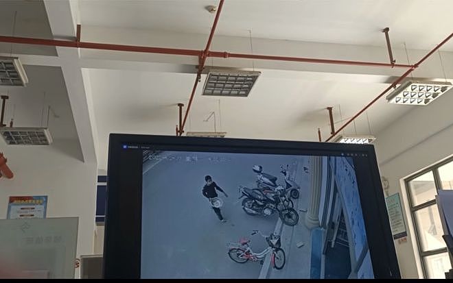 12岁男孩烫伤后死亡:死前还在干活,父母均智力残疾(组图) - 3
