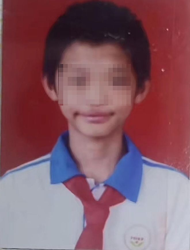 12岁男孩烫伤后死亡:死前还在干活,父母均智力残疾(组图) - 1