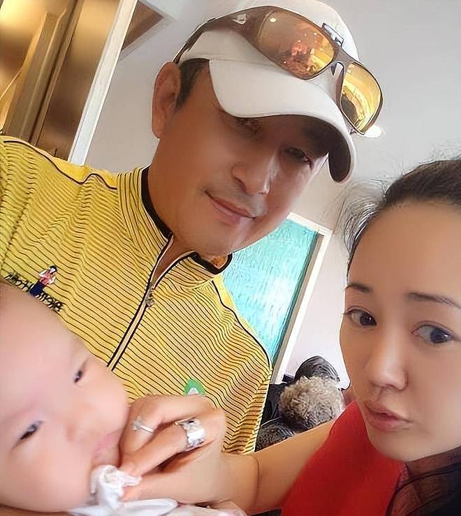 认识3天就闪婚大15岁老戏骨,婚后一直租房住,如今她却非常幸福(组图) - 6