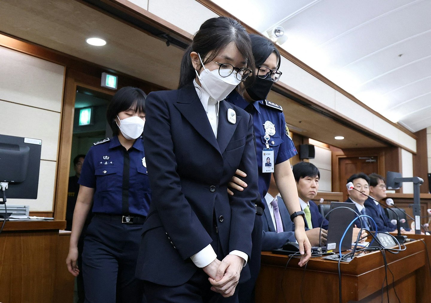 尹锡悦戒严案被控“内乱罪首谋”,韩国检方寻求法院判处死刑(视频/组图) - 8