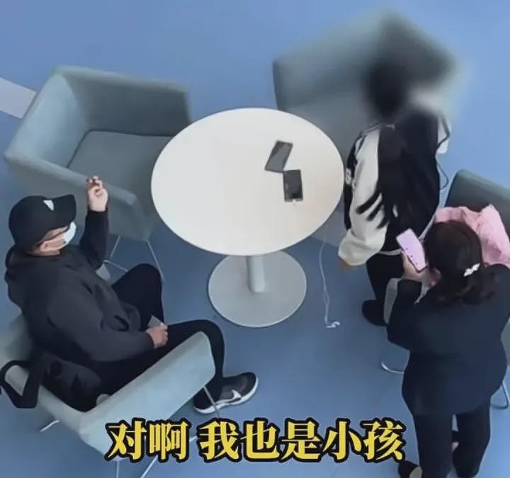江苏高校图书馆“约睡”事件曝光，随机找女大学生撩骚被骂上热搜（组图） - 7