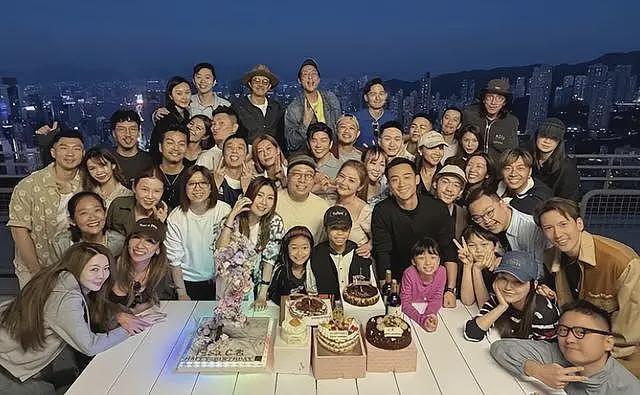 43岁阿Sa官宣新恋情,男方是健身教练比她小9岁,恋爱细节被扒(组图) - 3