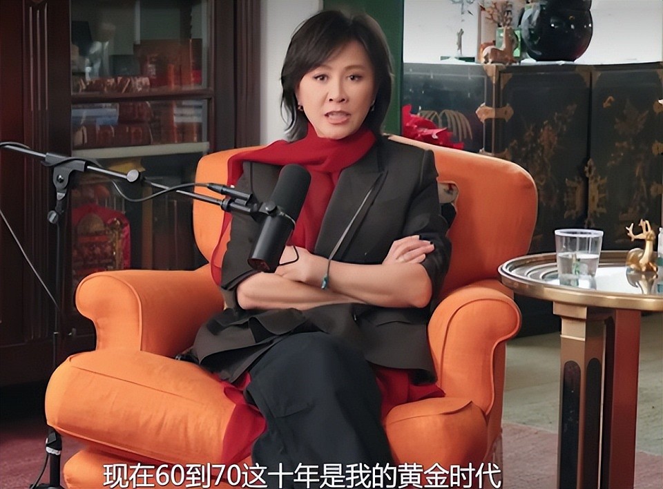 从京东老板娘,到600亿商业大佬,到做节目采访刘嘉玲,章泽天凭什么?(组图) - 11