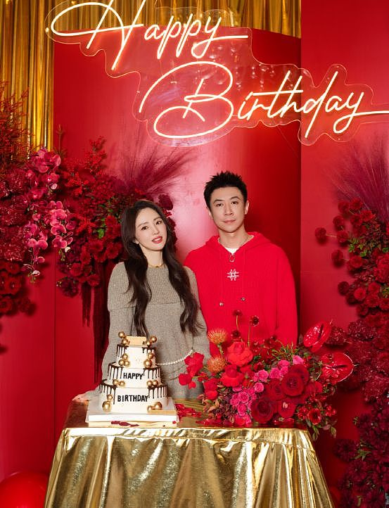 董璇为张维伊庆38岁生日,夫妻亲吻秀恩爱,小酒窝生日贺卡真情流露(组图) - 6