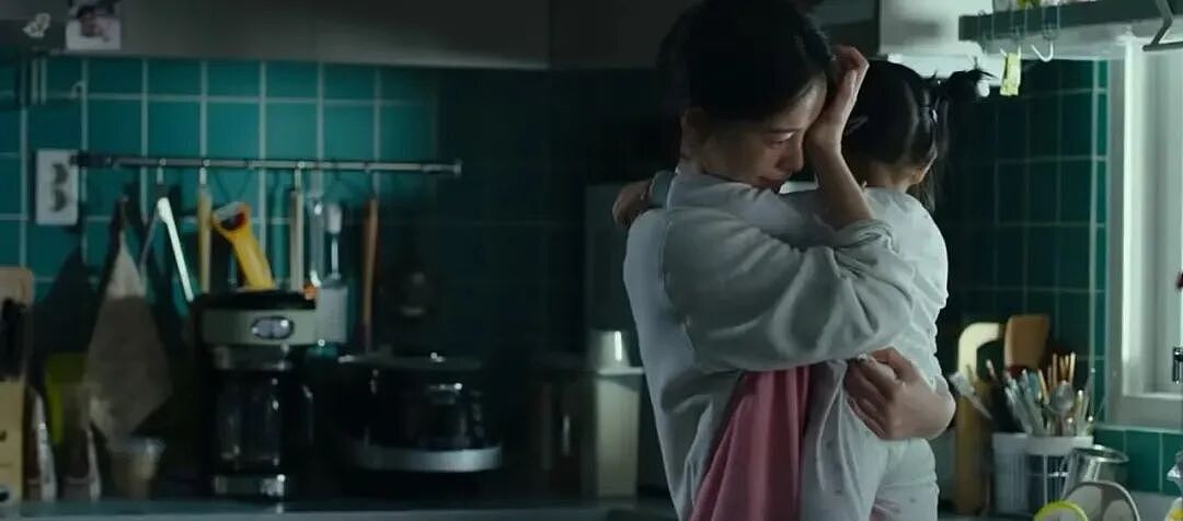 未婚生育,娃都一岁了?36岁女顶流突然晒照,被质疑“去父留子”,网友:现在都流行这么当妈吗?(组图) - 31
