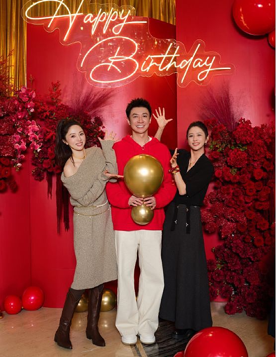 董璇为张维伊庆38岁生日,夫妻亲吻秀恩爱,小酒窝生日贺卡真情流露(组图) - 5