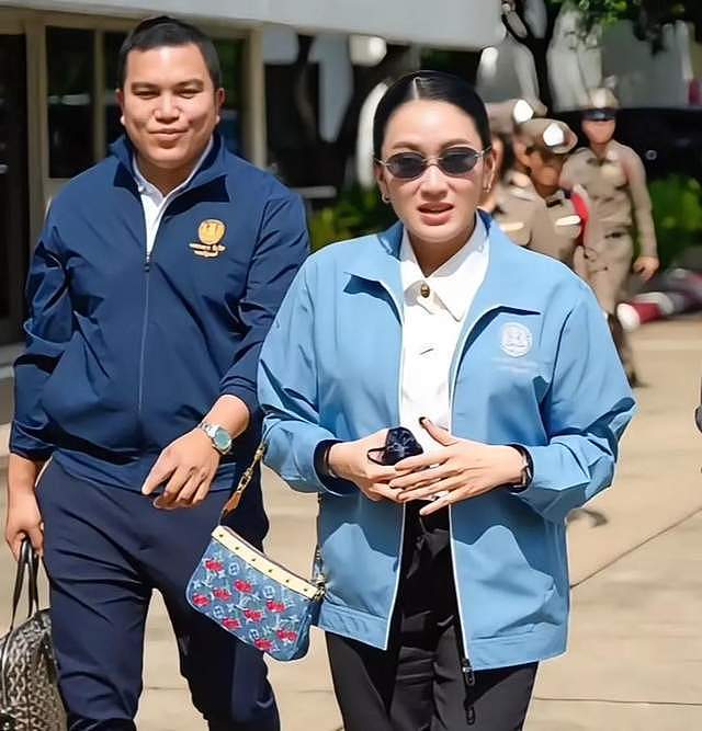 佩通坦卸任泰国总理后身家113亿，收藏217个名牌包，却背巨额债务（组图） - 3