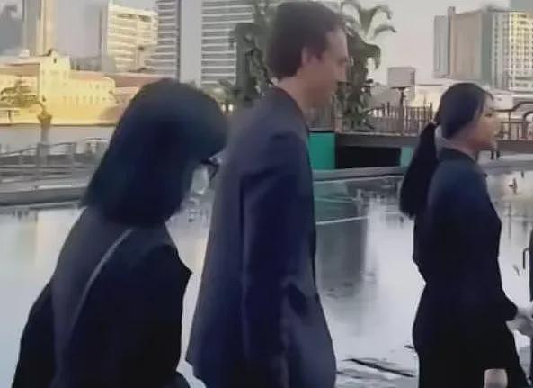 LV三公子与Lisa被抓?两人在晚宴发生不雅行为(组图) - 2