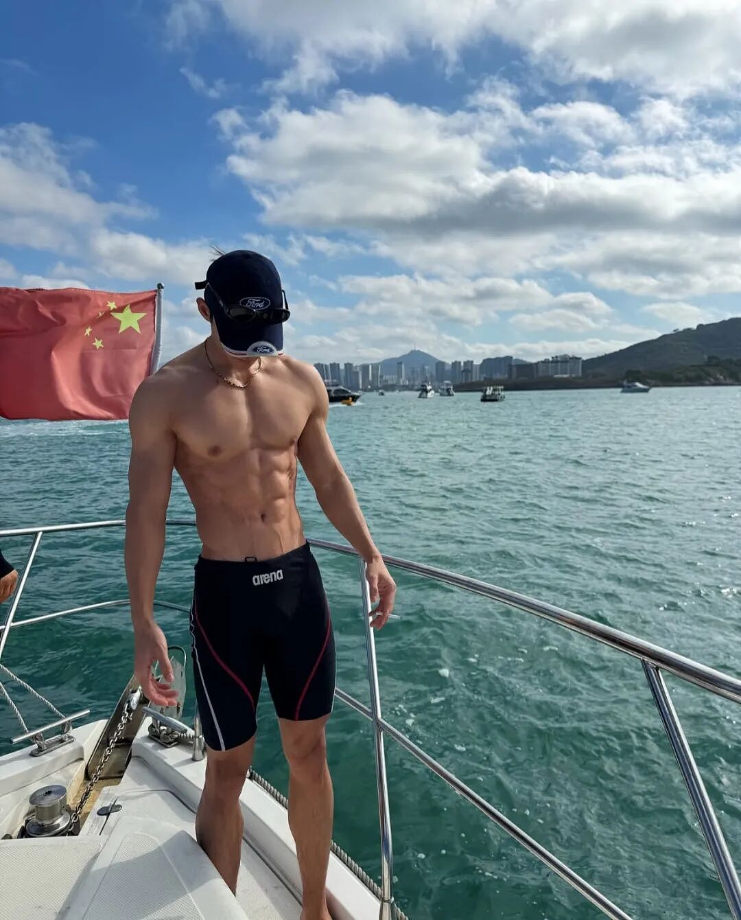 【帅哥】深圳187腹肌体育生富二代大秀身材！这发育得也太好了...（组图） - 10