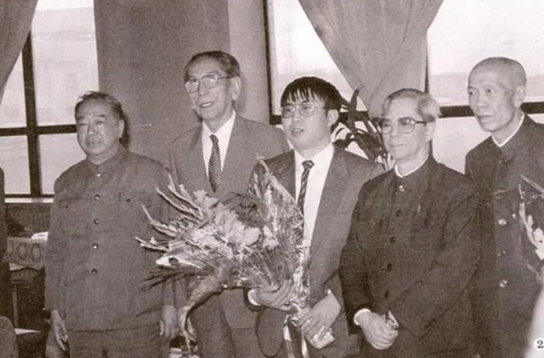 “棋圣“聂卫平病逝，享年74岁！曾脑梗昏迷12天，一代人心中的“国民英雄”（组图） - 4