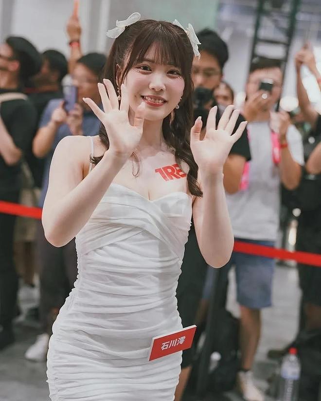 【美女】黑长直+蜜桃臀，她是纯欲天花板，出道即封神，简直杀疯了（组图） - 18