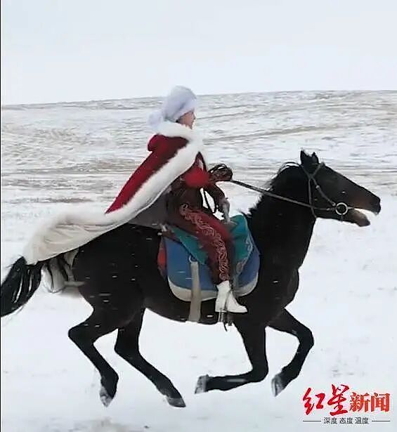 新疆网红“马背上的女县长”贺娇龙意外坠马抢救无效去世!最后一条朋友圈配文“若为热爱,便所向披靡”(视频/组图) - 2