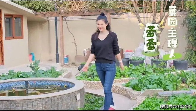 46岁童蕾近况曝光！老公被判刑带女儿回农村生活（组图） - 1