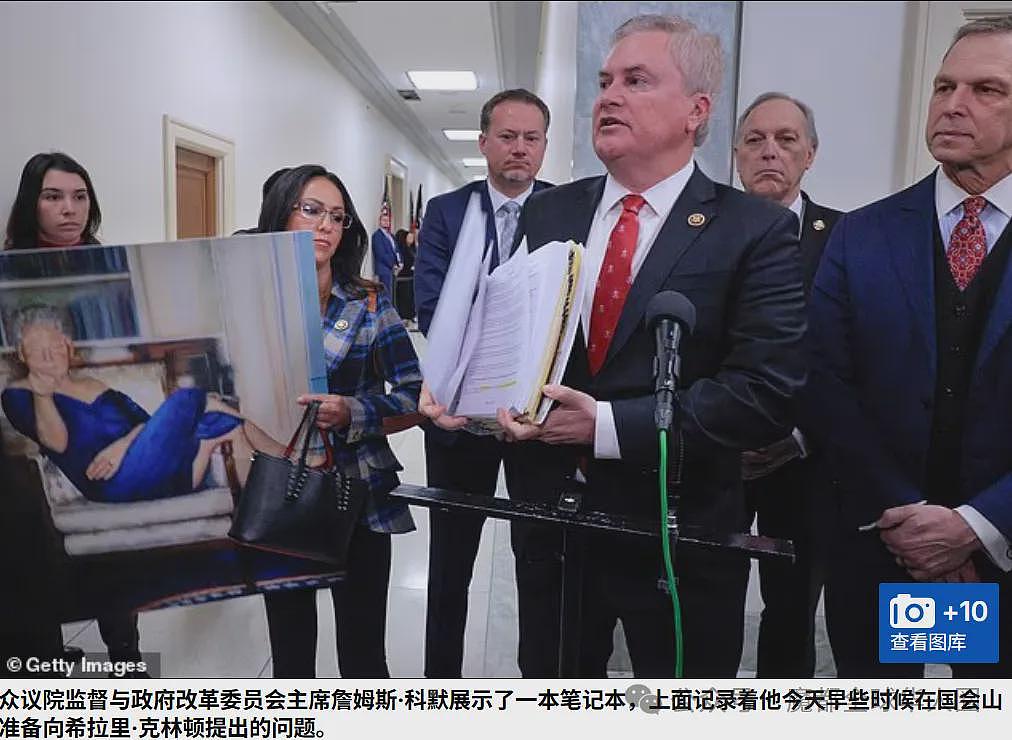 克林顿硬刚爱泼斯坦案传票，拒绝作证！曾被爆多张大尺度照片，几近全裸与神秘女郎泡澡（组图） - 5