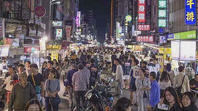 台湾长女作家写“长女病”：“蜡烛型人格”的家庭和职场辛酸（组图） - 4
