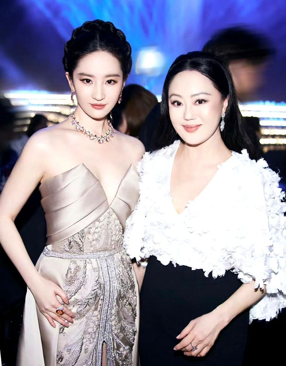 岁月不败美人!62岁章小蕙参加鲁豫访谈,气质优雅颜值超高(组图) - 1