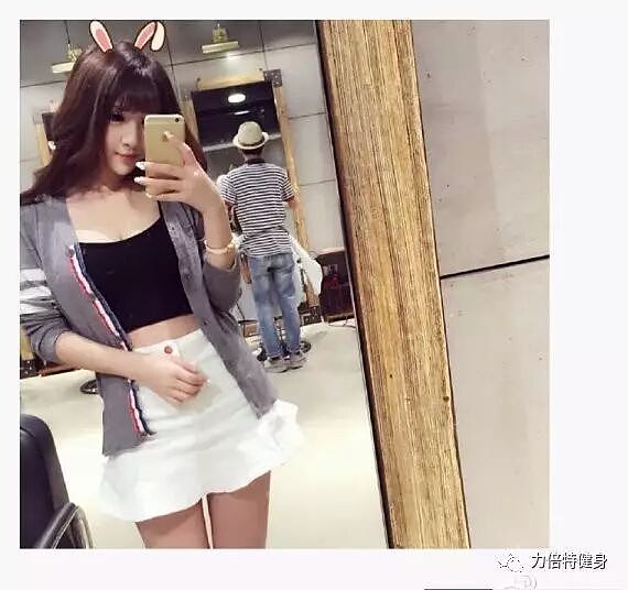 【美女】嫩模邵小喵健身房性感写真乳量惊人，你，想来健身了么（组图） - 2
