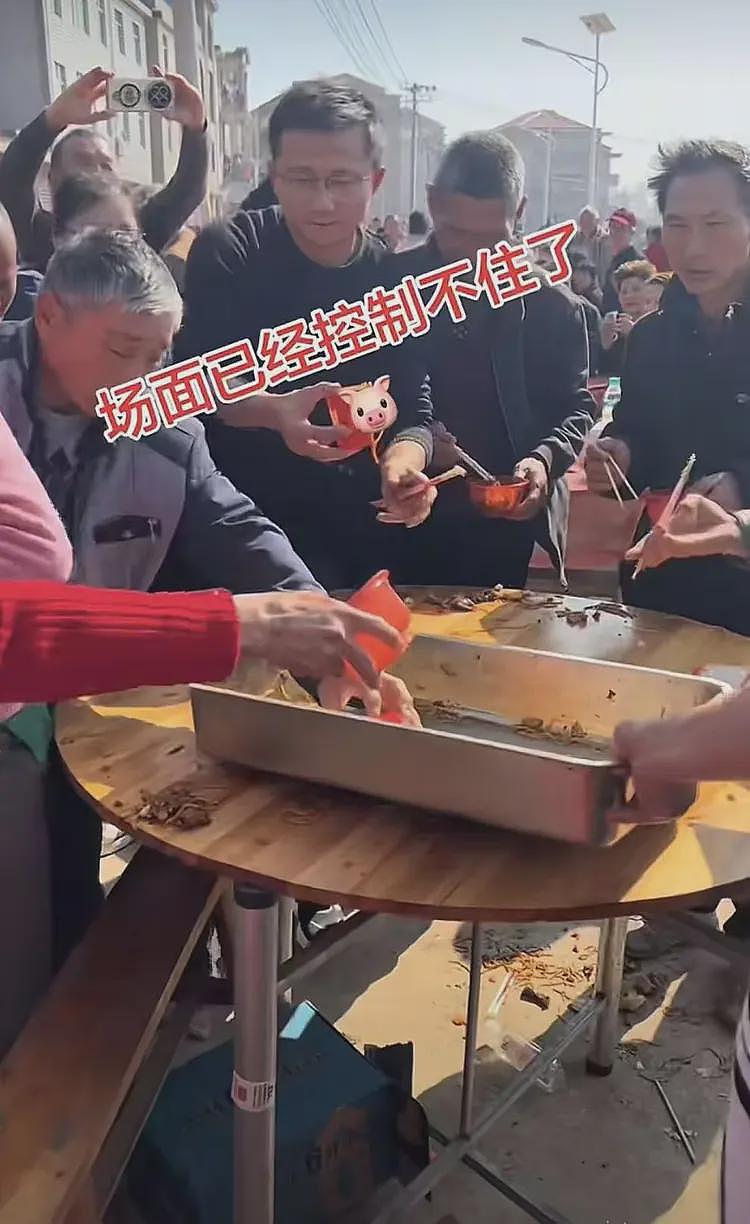 丢人丢到国外了？丰城万人杀猪饭大翻车，举办者回应曝真相！（组图） - 5