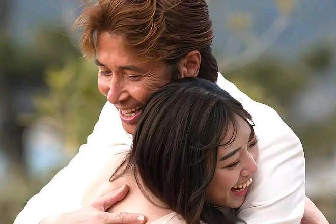 日本渣男骗前女友拍全裸写真出轨，62岁上恋综泡上21岁女大学生（组图） - 3