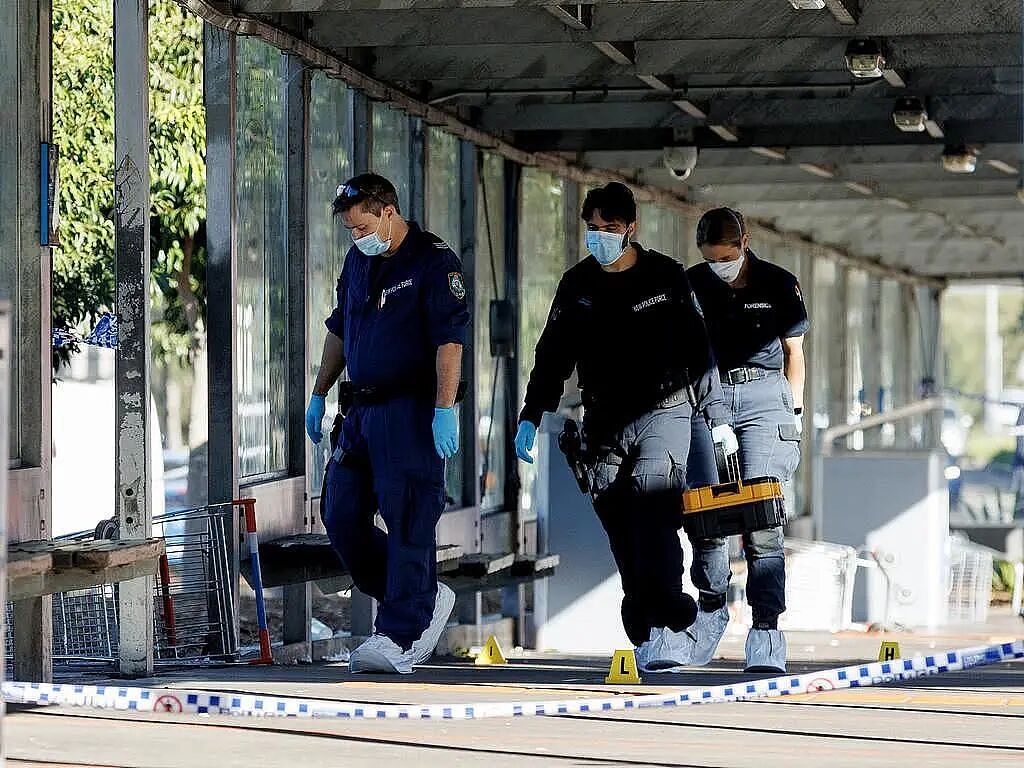 澳洲19岁少年等公交时遭乱刀捅死，竟因帮派“认错人”（组图） - 5
