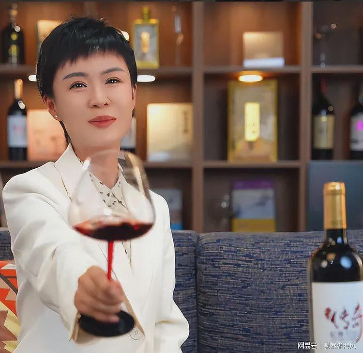 贺娇龙去世后续！五杯酒引发热议，总结像墓志铭，因网曝想过自杀（组图） - 15