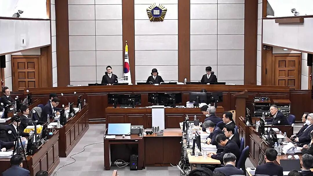 尹锡悦涉妨害公务执行等罪被判5年;所涉“内乱罪”将于2月19日宣判,此前检方要求法院判处死刑(组图) - 3