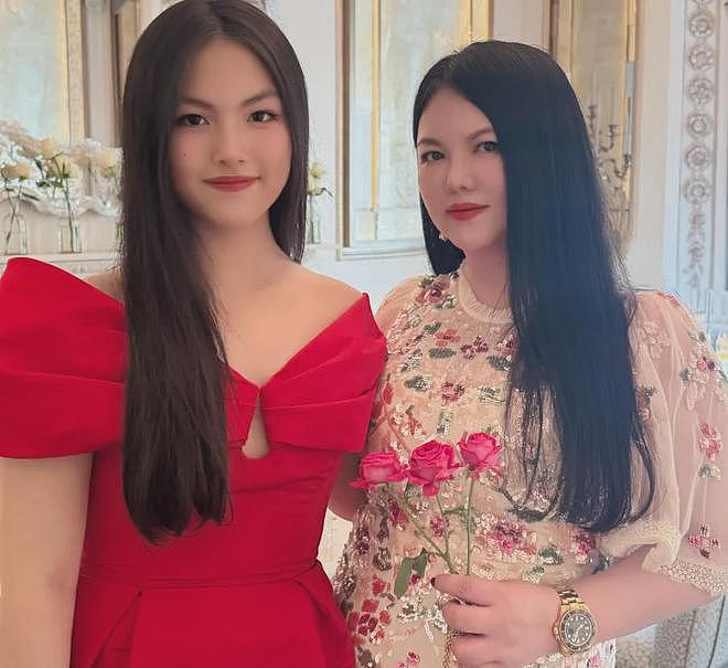 李湘被质疑利用女儿画展洗钱，韩剧早就拍过，小S和女儿也做过（组图） - 1
