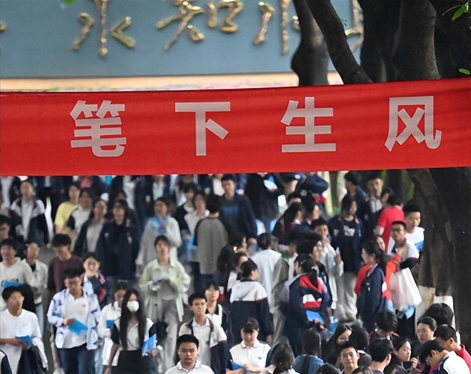闫学晶前脚道歉,人民网就出手!呼吁彻查到底,更严重的还在后面(组图) - 14