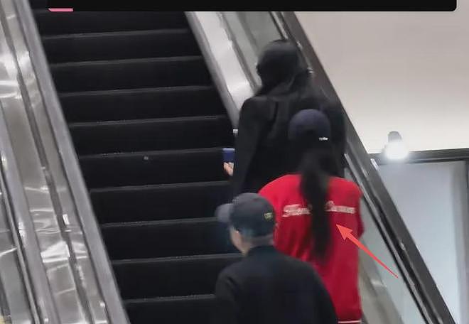 李湘账号被禁后首现身！与女儿在香港逛超市，状态悠闲未受影响（组图） - 5