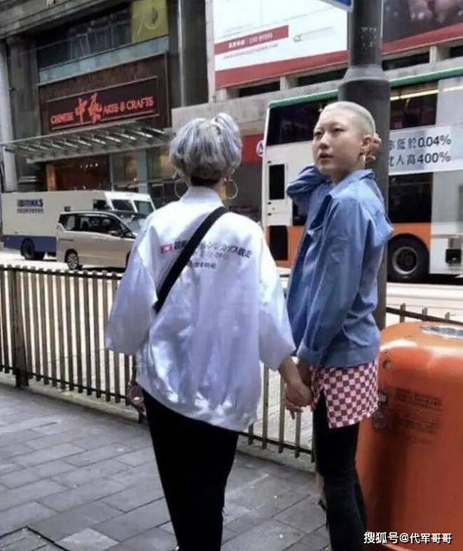 成龙女儿吴卓林结婚现场曝光，与爱人牵手甜笑（组图） - 6