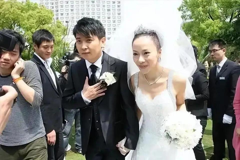 26年后被怒锤出轨的保剑锋:曾被誉为“国民男神”,却为何沦为配角?(组图) - 18