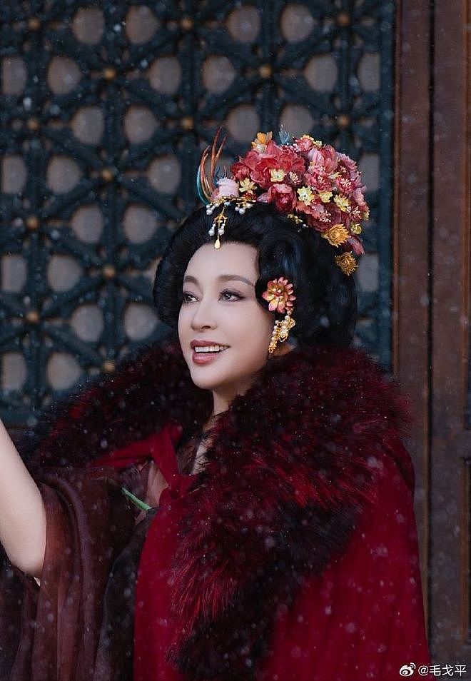 毛戈平晒刘晓庆再演武则天剧照,刘晓庆:我跟当年长得是一样的(组图) - 5