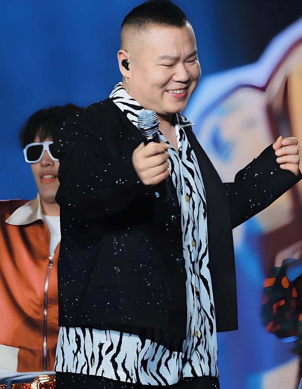 岳云鹏宣布不上2026年央视春晚!网友高呼:太好了(组图) - 6